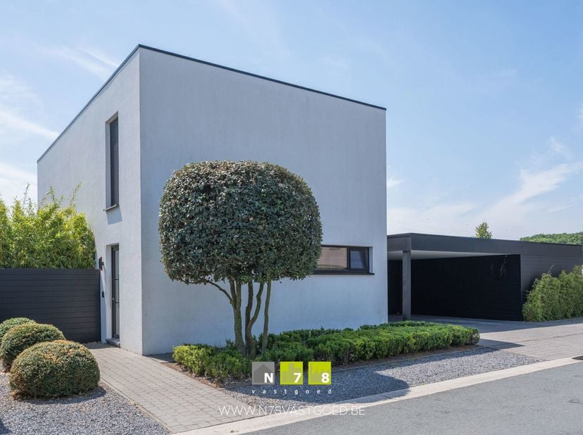 LUXUEUZE, ENERGIEZUINIGE WONING MET VERWARMD ZWEMBAD EN POOLHOUSE IN WURFELD (MAASEIK).<br />
TROEVEN<br />
- Ideale woonomgeving in een rustige en ki