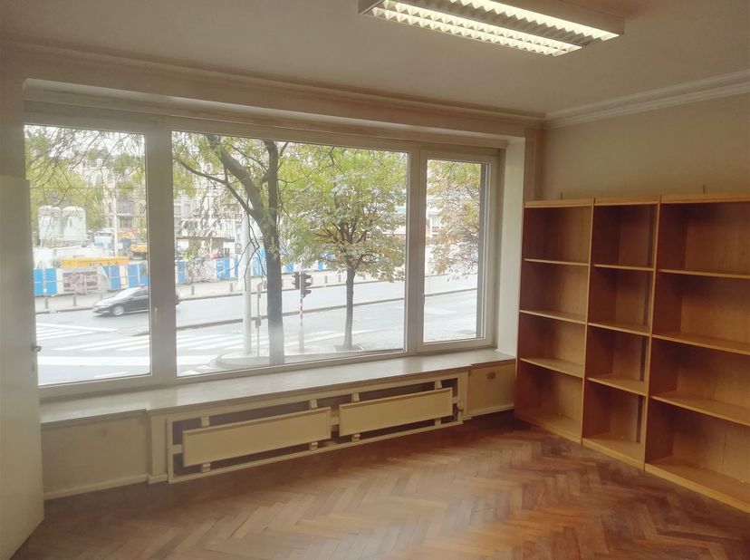 Bien professionnel à vendre à Place Bara 22,
                    1070 Anderlecht