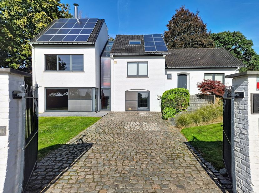 Huis te koop in Brusselstraat 548,
                    1700 Sint-Ulriks-Kapelle