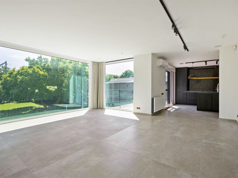 Gelegen aan de Wijgmaalsesteenweg in Wilsele (Leuven), bevindt deze woning zich op een uitstekende locatie met een vlotte verbinding naar het centrum