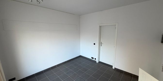 Bedrijfsvastgoed te huur in Kerkhofstraat 2, 2800 Walem