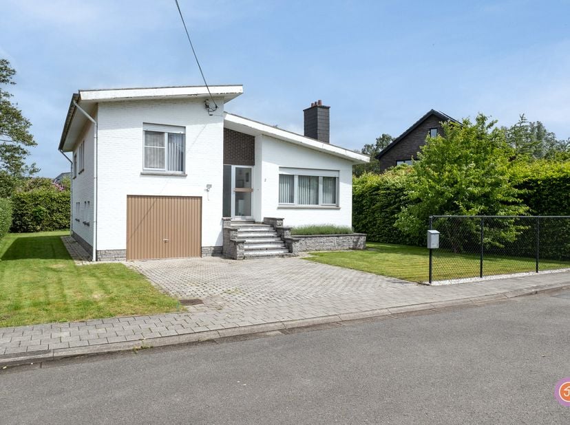 PLAN JOUW BEZOEK: calendly.com/julimmo/brandstraat<br />
In de gegeerde Brandstraat te Puurs vinden we deze alleenstaande woning terug op een uitzonde
