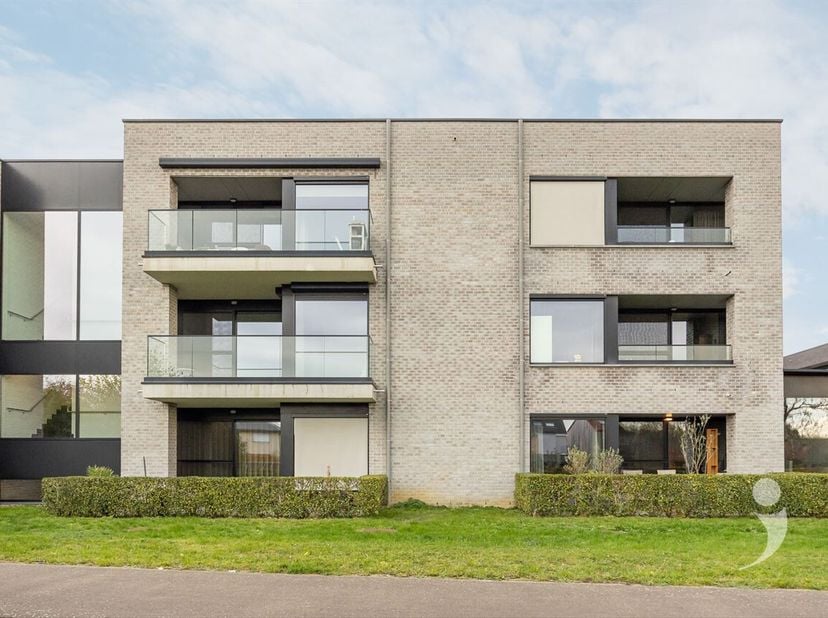 Cette belle résidence assistée comprend un espace de vie spacieux, doté d'une terrasse ensoleillée, et une cuisine entièrement équipée.<br />
Cette cu
