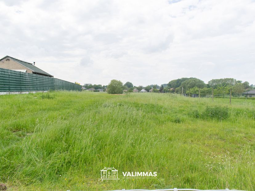 VALIMMAS verkoopt deze prachtig gelegen bouwgrond, 08 are 63 ca groot, ideaal georiënteerd naar het zuidwesten en met een magnifiek weids uitzicht !