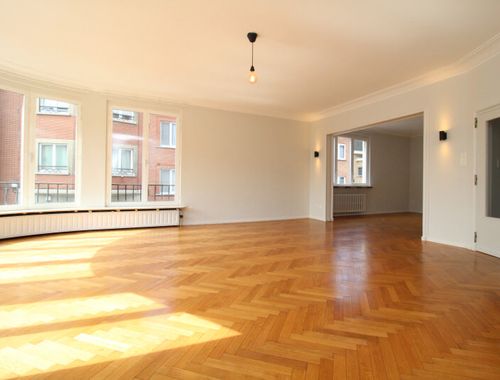                                         Appartement te huur in Sint-Lambrechts-Woluwe, € 1.800
