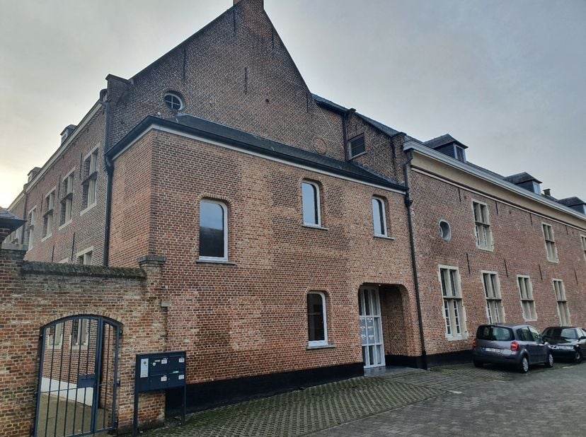BEZOEK AANVRAGEN ENKEL MOGELIJK VIA VOLGENDE LINK: <br />
https://verlinden.mijnhuurprofiel.be/property/2bac6c4c-f724-495a-9278-07d1374640cf<br />
<br