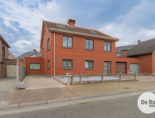                                         Duplex à vendre à Denderleeuw, € 284.000
