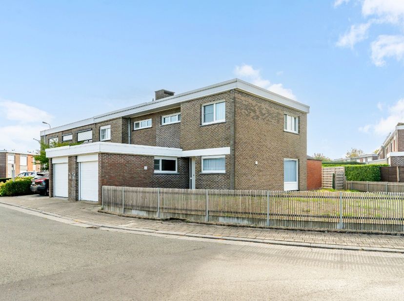 Huis te koop in Beiaardstraat 43,
                    8790 Waregem