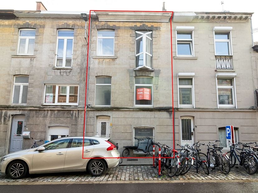 TE RENOVEREN HERENHUIS -<br />
Te renoveren  herenhuis, gelegen op een toplocatie op wandelafstand van centrum Leuven in directe omgeving abdij van pa