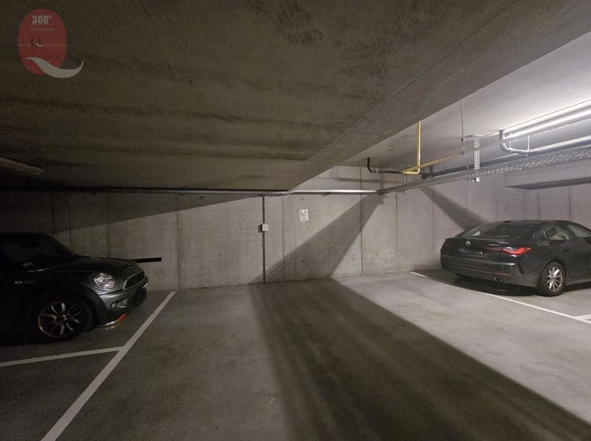 Garage te koop in Lily Boeykensstraat 2/7,
                    9000 Gent