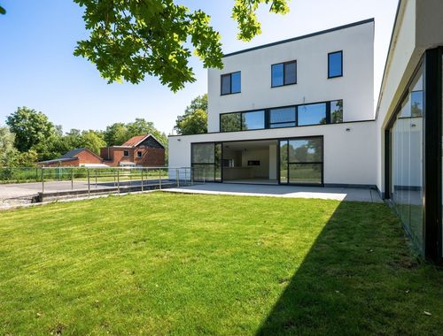                                         Usage mixte à vendre à Wimmertingen, € 899.000
