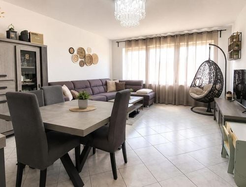                                         Appartement te huur in Montignies-sur-Sambre, € 800
