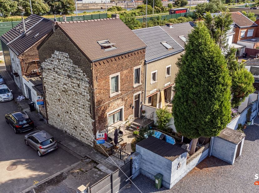 L'agence SKYIMMO vous propose cette magnifique maison 4 chambres d’une superficie habitable totale de 146m² habitables à FLEMALLE.<br />
Ce bien est c