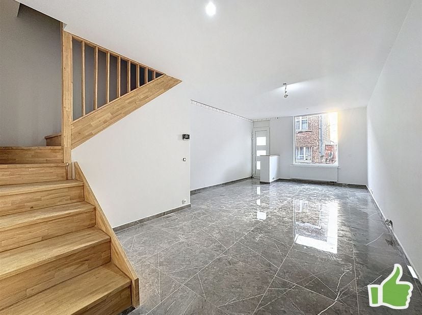 Maison entièrement rénovée Coup de coeur assuré ! <br />
Maison entièrement rénovée récemment, aucun travaux à prévoir. L'électricité, la plomberie e