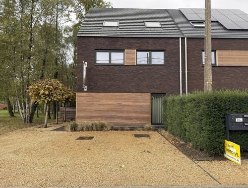                                         Kantoorgebouw te huur in Geel, € 1.650
