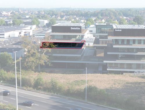                                         Bureaux à louer à Oostkamp, € 8.265
