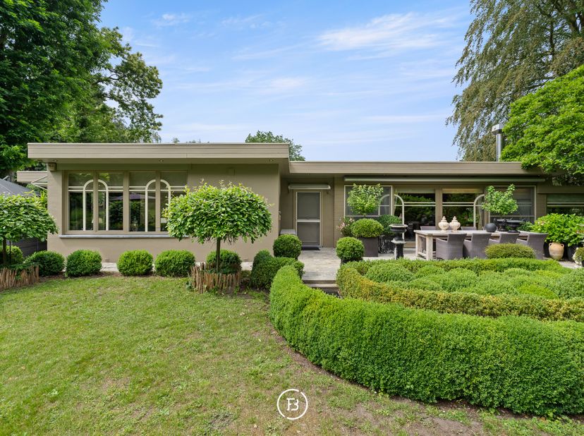Maison à vendre à Kraaiendreef 10,
                    8200 Sint-Andries