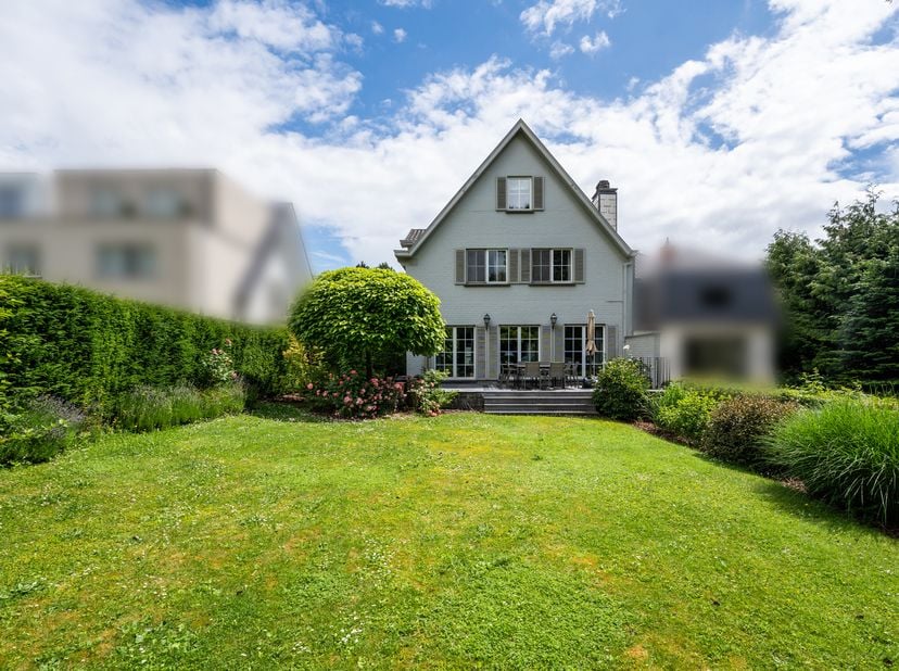 WOLUWE-SAINT-PIERRE – ideaal gelegen in de woonwijk Parmentier, elegant HUIS (6 slaapkamers/3 badkamers) met een bebouwde oppervlakte van ongeveer 380