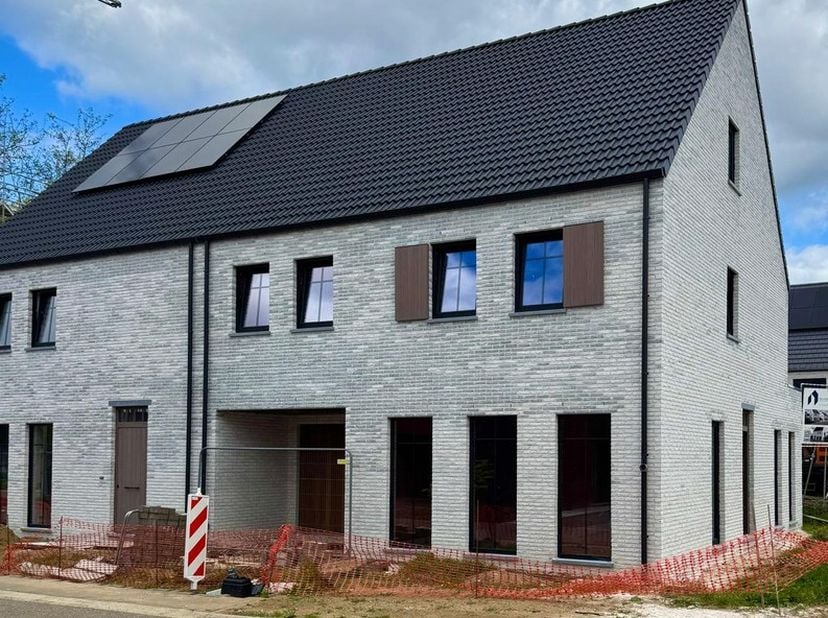 Zoveel meer dan wonen doe je in het Klaphof van Zonhoven. Hier vind je het gemak van een gezellig centrum op enkele minuten wandelen en de puurheid va