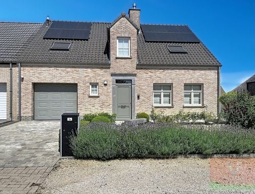                                         Eengezinswoning te koop in Sint-Lievens-Houtem, € 495.000
