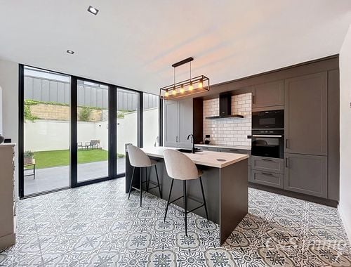                                         Maison de maître à vendre à Antwerpen, € 595.000
