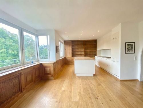                                         Appartement te huur in Elsene, € 1.750
