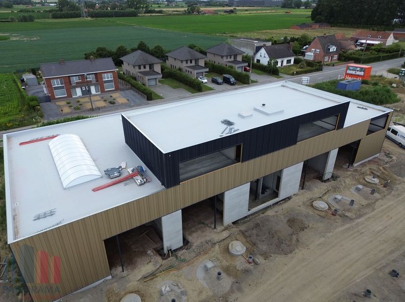 Bien professionnel à vendre
                    à 8570 Anzegem
