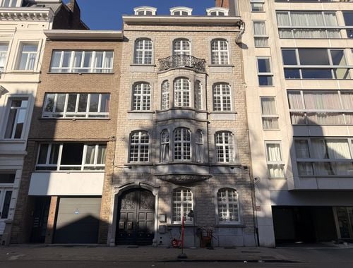                                         Appartement te huur in Elsene, € 1.800

