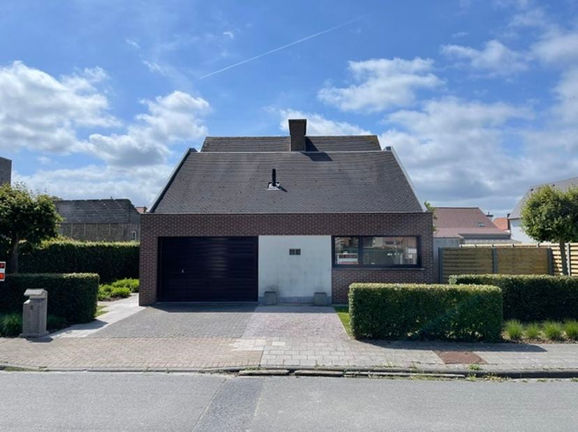 Fantastisch gelegen vrijstaande villa aan zee op ca. 600 meter wandelafstand van het strand en het Silt (casino). Perfect voor gezinnen of als tweede