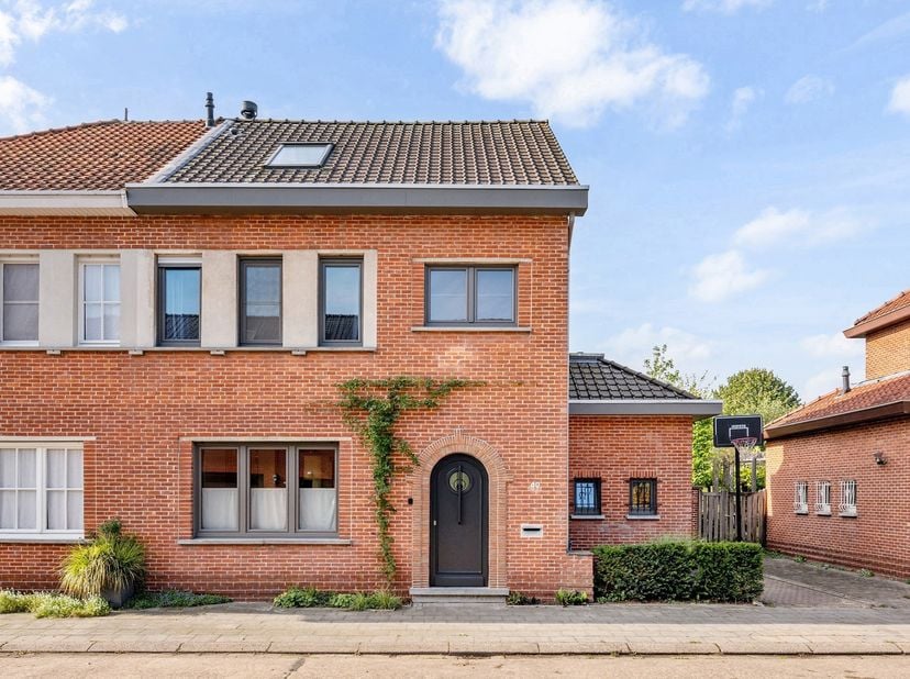 Huis te koop in Wipstraat 40,
                    2930 Brasschaat