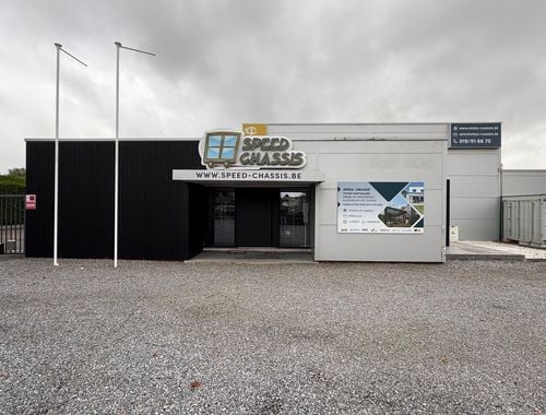                                         Bureaux à louer à Waremme, € 1.500
