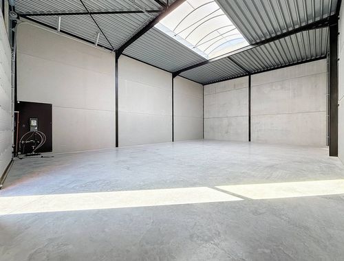                                         Opslagplaats te huur in Izegem, € 950

