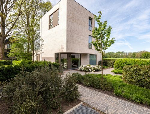                                         Woning te huur in 's Gravenwezel, € 2.200
