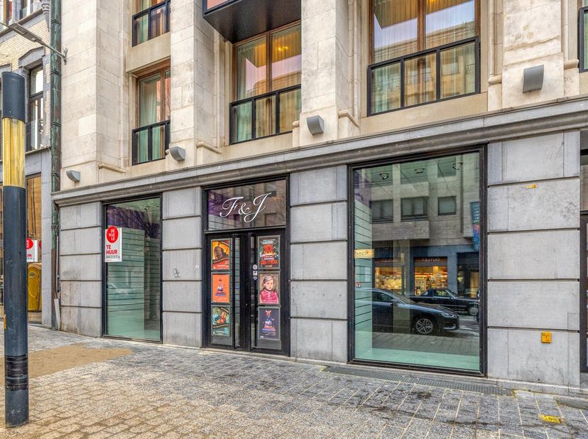 Bedrijfsvastgoed te huur in Doorniksestraat 2,
                    8500 Kortrijk