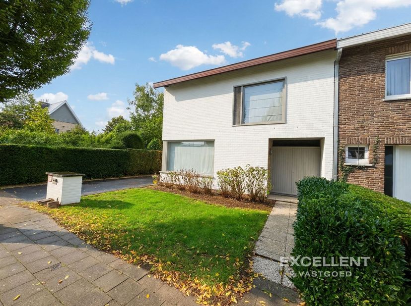 Huis te huur in Priester Joris Eeckhoutlaan 9,
                    9800 Deinze