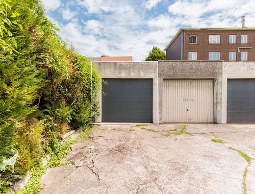                                         Garagebox te koop in Marchienne-au-Pont, € 12.499
