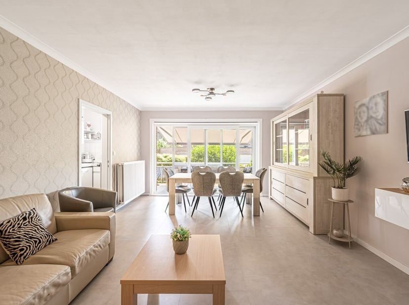 Appartement à vendre à Stationsdreef 146 boîte 2,
                    8800 Roeselare