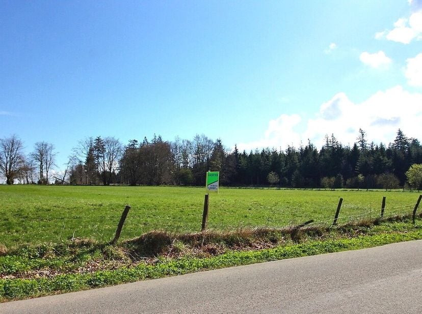 TAILLES (HOUFFALIZE) Coullée, lot 5 : Situé dans ce petit village culminant la province du Luxembourg, à quelques 600 mètres daltitude, vous trouverez