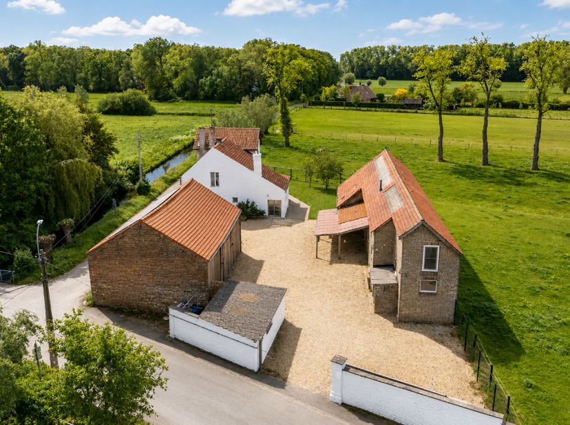 Huis te koop in Beekstraat 1,
                    8470 Gistel