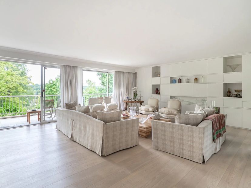 Appartement te koop in ,
                    1180 Ukkel
