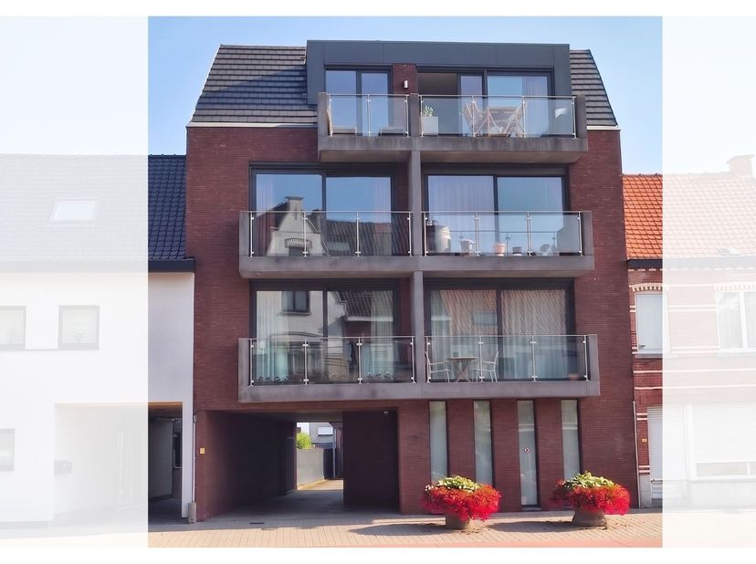 Voor meer informatie aangaande het appartement, gelieve onze site www.verdegemvastgoed.be te raadplegen, via https://verdegemvastgoed.be/project/22237