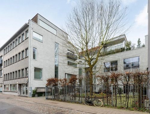                                         Kantoor te huur in Antwerpen, € 9.465
