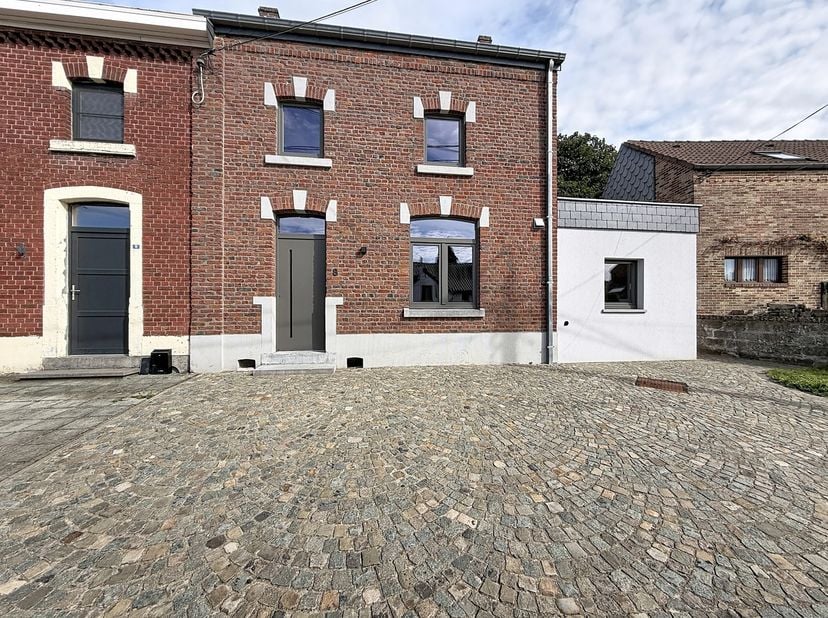 Huis te huur in Rue De Hannut 8,
                    4219 Ambresin
