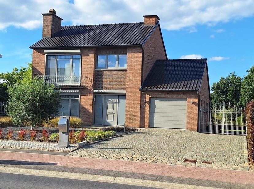 Huis te koop in Grootstraat 153,
                    3570 Alken