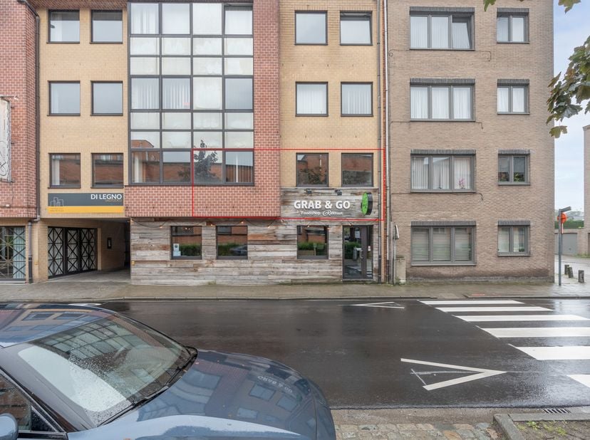 Ruim 3-slaapkamer appartement met terras te Turnhout.<br />
EPC: 121kWh/m² | Beschikbaar: 01/09/2026 | Geen gemeenschappelijke kosten!<br />
Bezoek aa