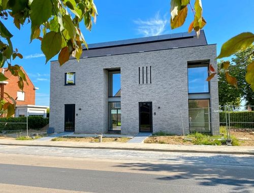                                         Woning te huur in Izegem, € 1.250
