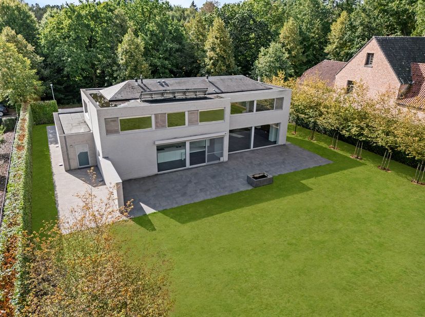 Dans un endroit particulièrement calme et résidentiel à Oud-Turnhout se trouve cette villa moderne, construite en 2014 et située sur un beau terrain d