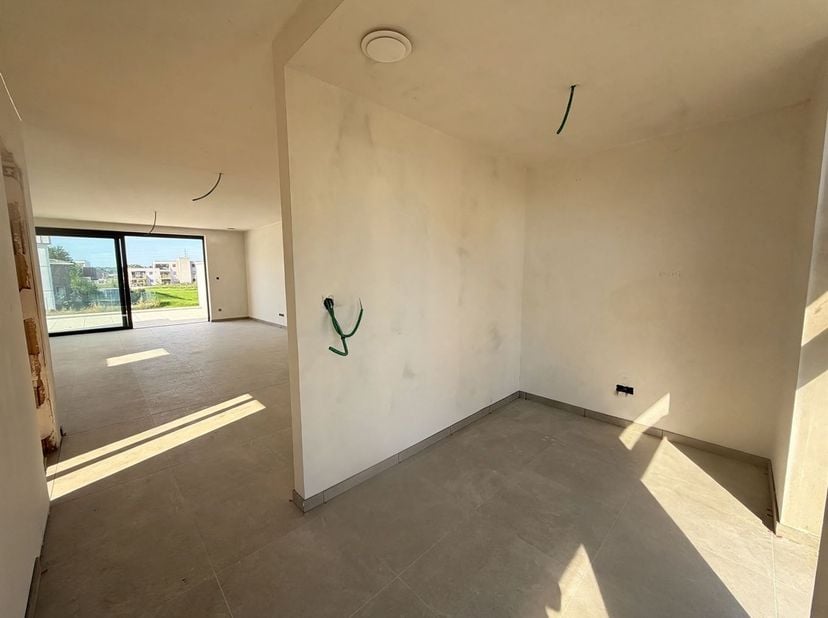 Appartement te koop in Stationsstraat 43 bus 4,
                    3680 Maaseik
