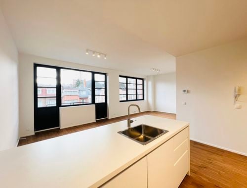                                         Appartement te huur in Sint-Lambrechts-Woluwe, € 1.750
