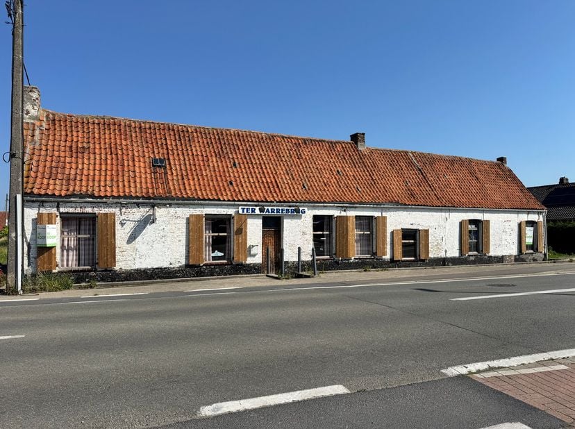 Herberg "Ter Waerebrug", vroeger "Schippershuis", 18de-eeuwse herberg langs de Waerevaart is te koop. <br />
<br />
Er is een mogelijkheid tot het omb